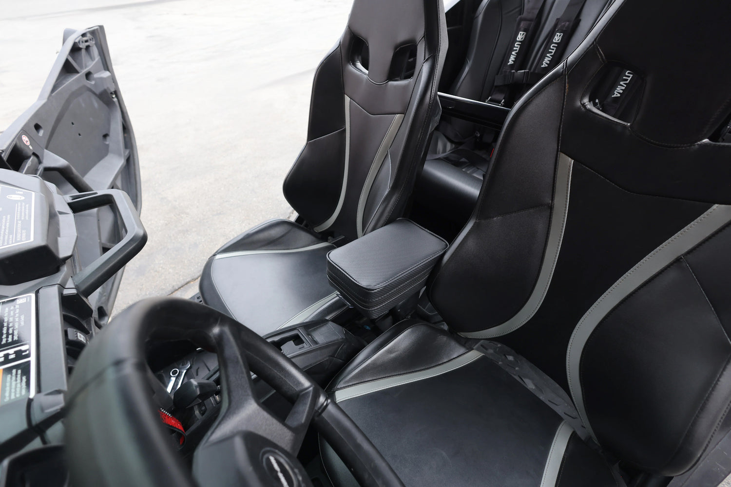 UTVMA Maverick R MAX Front or Rear Armrest with Bracket (2025)