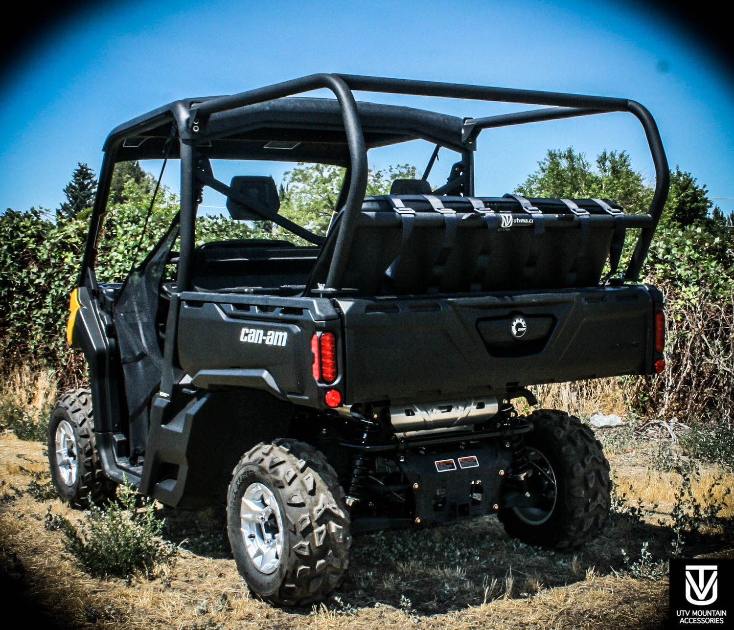 Defender Backseat and Roll Cage Kit (2014-2024)